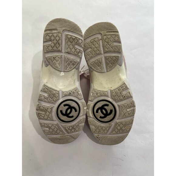 CHANEL Suede Calfskin Sneakers in Pale Pink - Picture 7 of 7